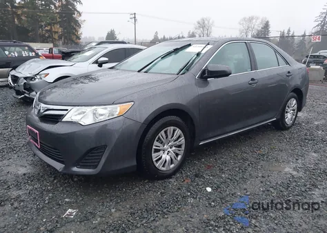 2013 Toyota Camry Le z USA, uszkodzony, nr VIN 4T4BF1FK6DR334684